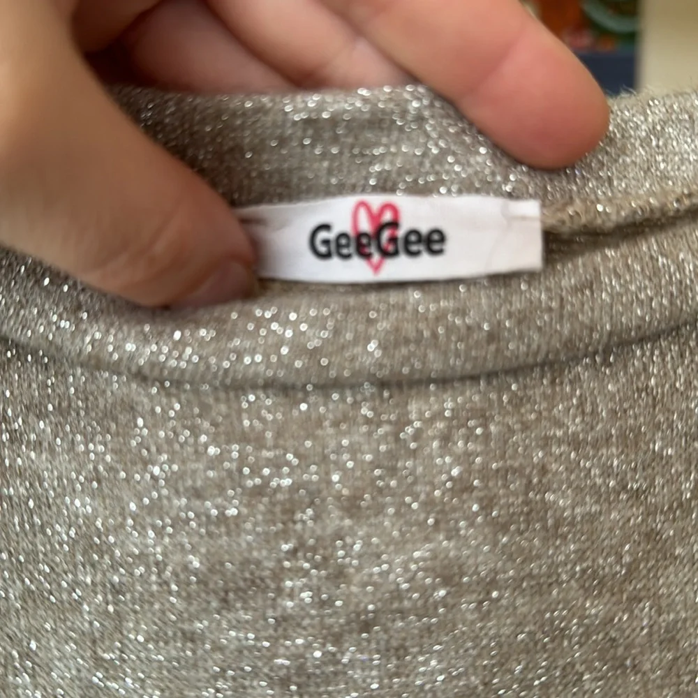 Women’s Small 3/4 Sleeve Sparkly Top - Picture 3 of 4